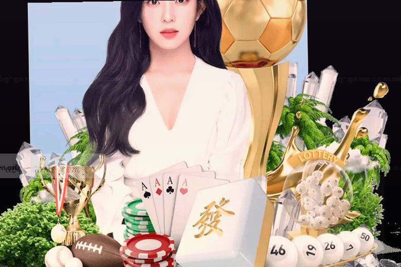 绿茵疾驰白线划开草皮